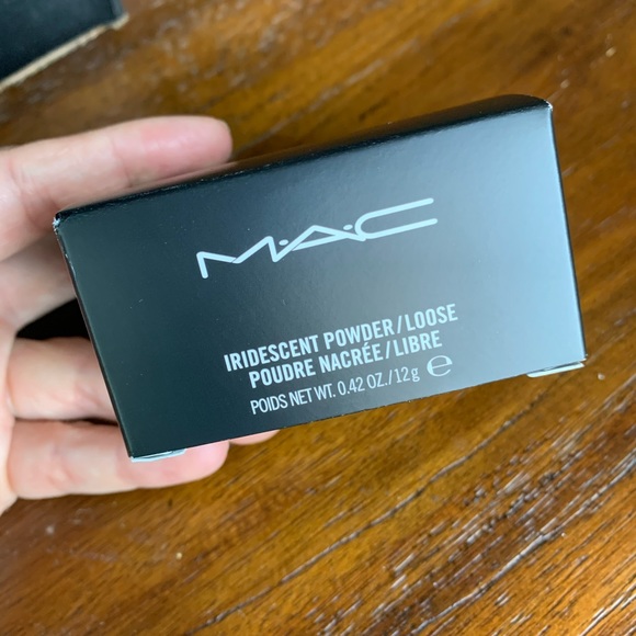 Mac Iridescent Powder in “Silver Dusk”